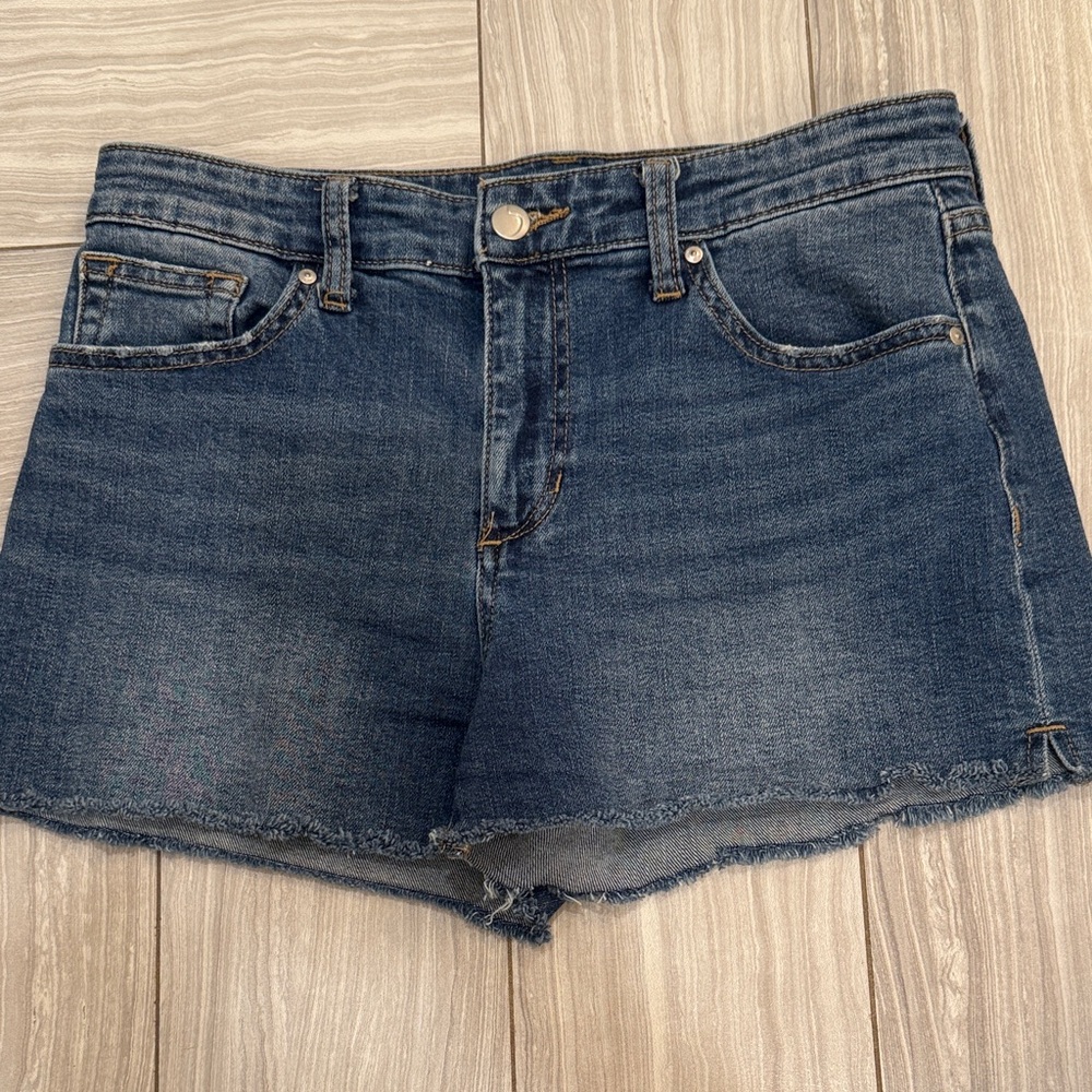 Joe’s Jean Shorts mid rise, 5 pocket style, raw cut off hem size 27